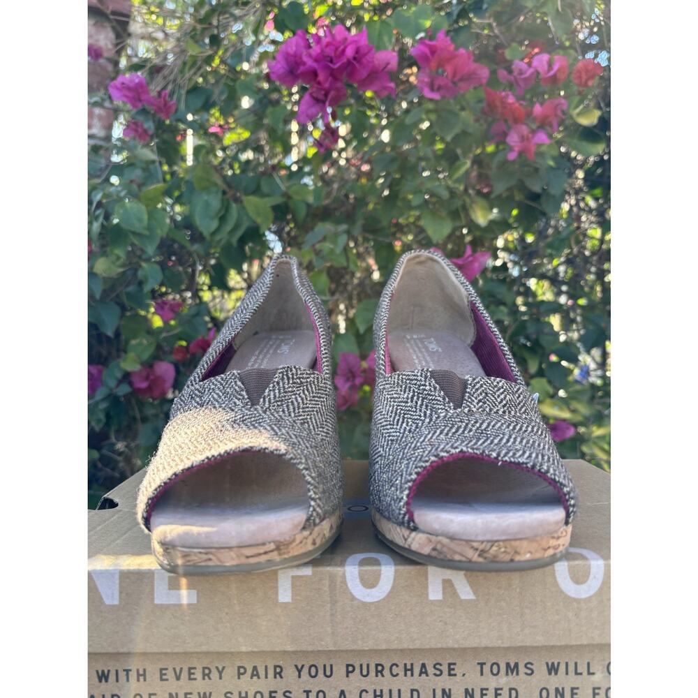 TOMS Canvas Wedge Cork Heel Open Peep Toe Shoes Grey Sz 8.5 - Picture 6 of 11
